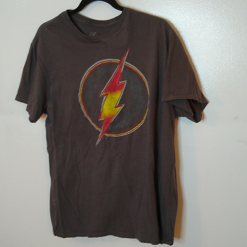 The Flash Men's size Medium DC Comics retro style gray & red t-shirt